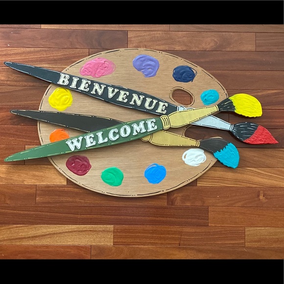 Handmade Unique “Welcome/Bienvenue” Sign 25”x14” - Picture 8 of 9
